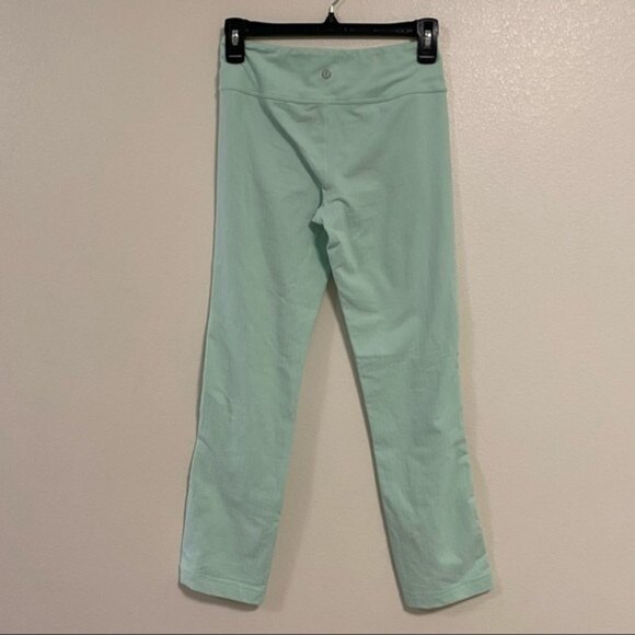 Lululemon Leggings Women’s Size 4 Mint Cropped leggings - Picture 3 of 9